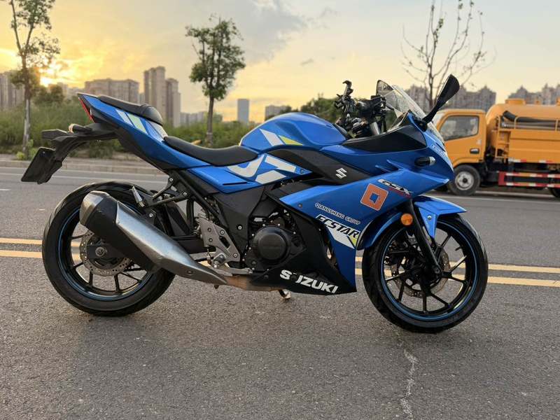 二手豪爵铃木GSX250R