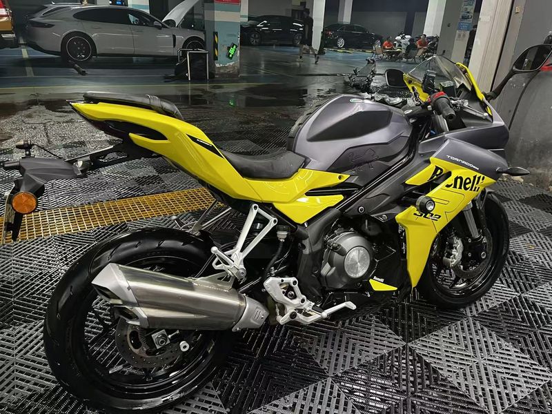 二手贝纳利龙卷风 Tornado 302R