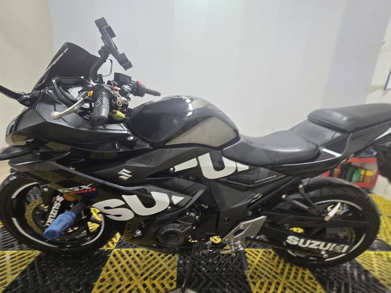 二手豪爵铃木GSX250R