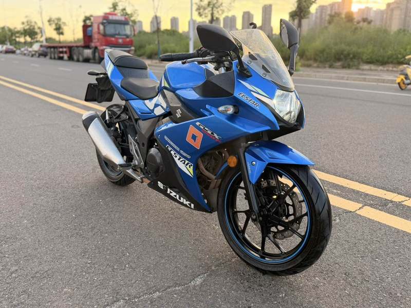 二手豪爵铃木GSX250R