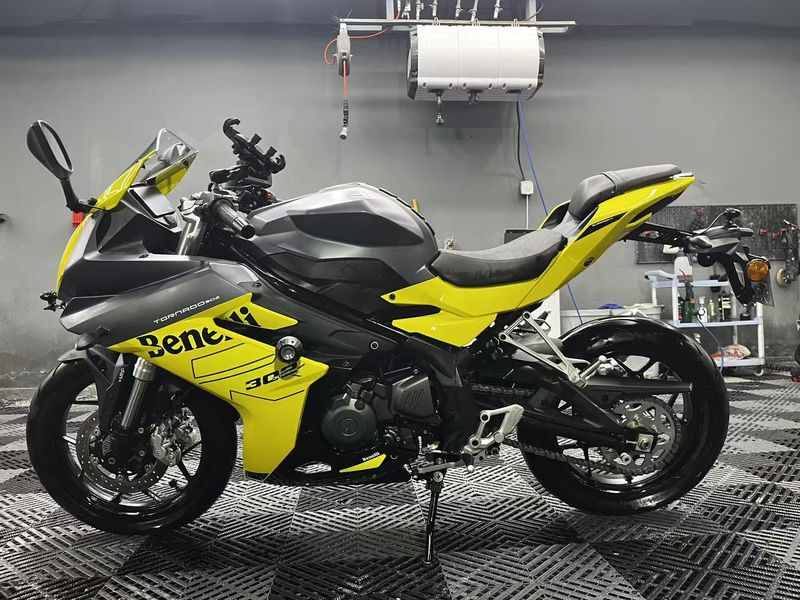 二手贝纳利龙卷风 Tornado 302R