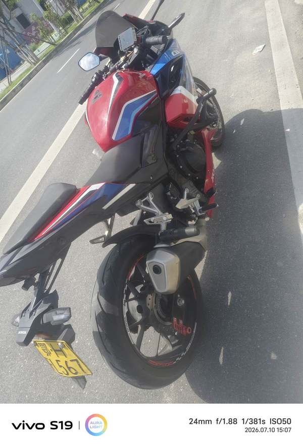 二手本田CBR400R