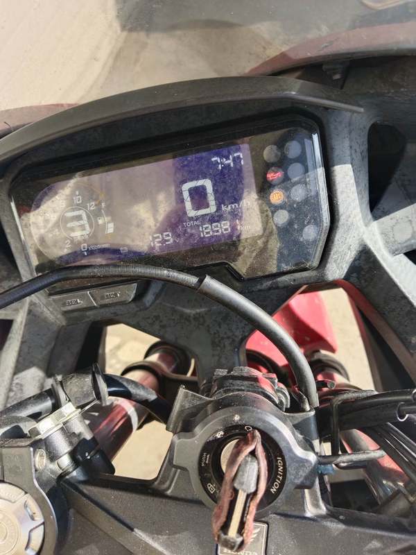 二手本田CBR400R