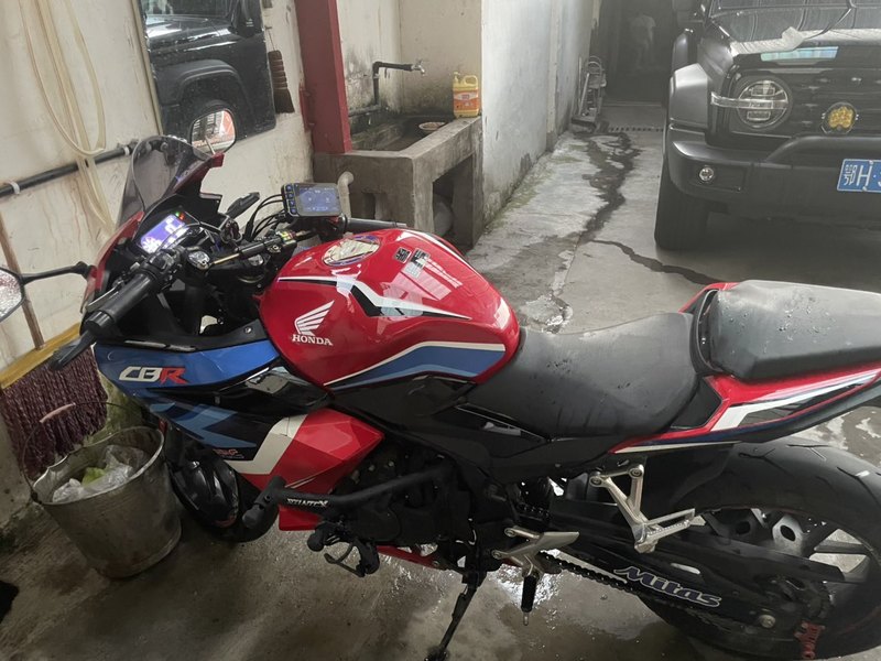 二手本田CBR400R