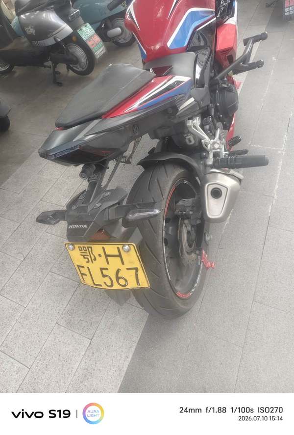 二手本田CBR400R