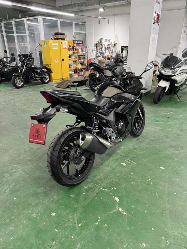 二手豪爵铃木GSX250R