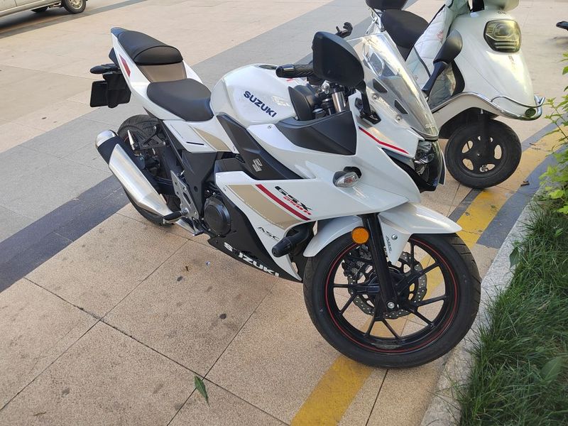 二手豪爵铃木GSX250R