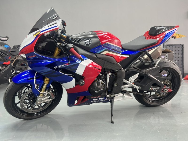 二手本田CBR 1000 RR-R