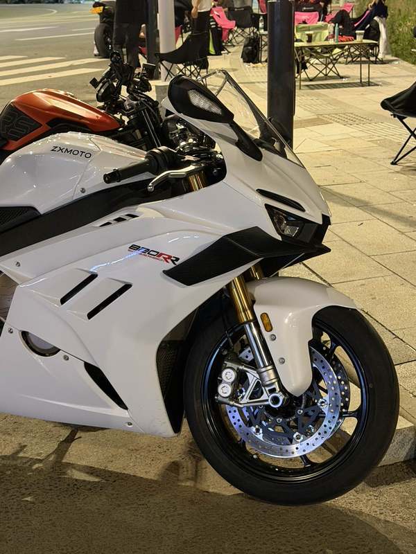 二手张雪机车820RR