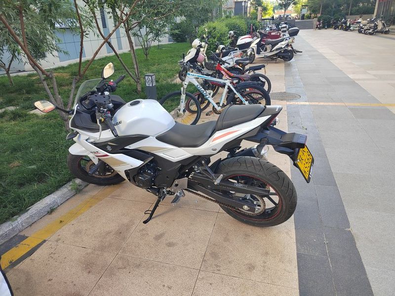 二手豪爵铃木GSX250R
