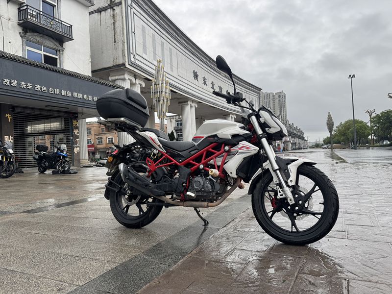 二手贝纳利红宝龙 TNT150i