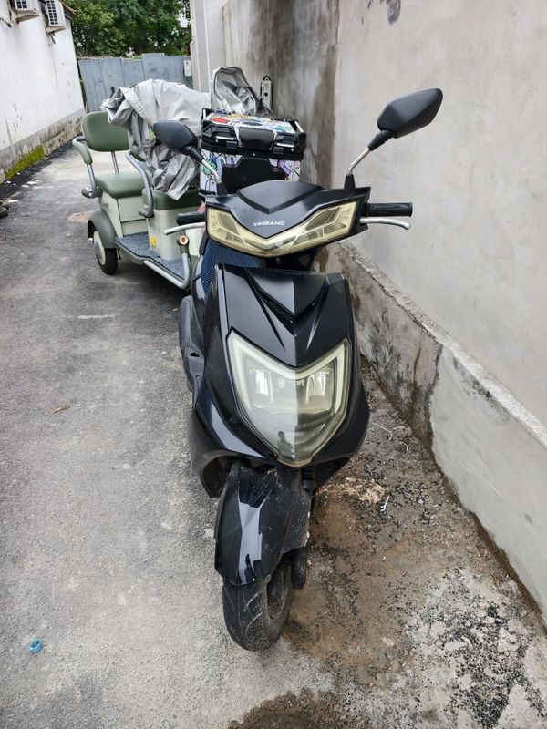 二手银钢侠霍克YG125T-30