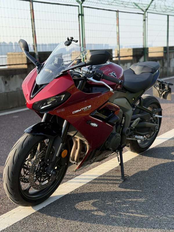 二手凯旋Daytona 660