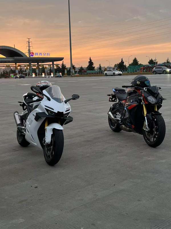 二手张雪机车820RR