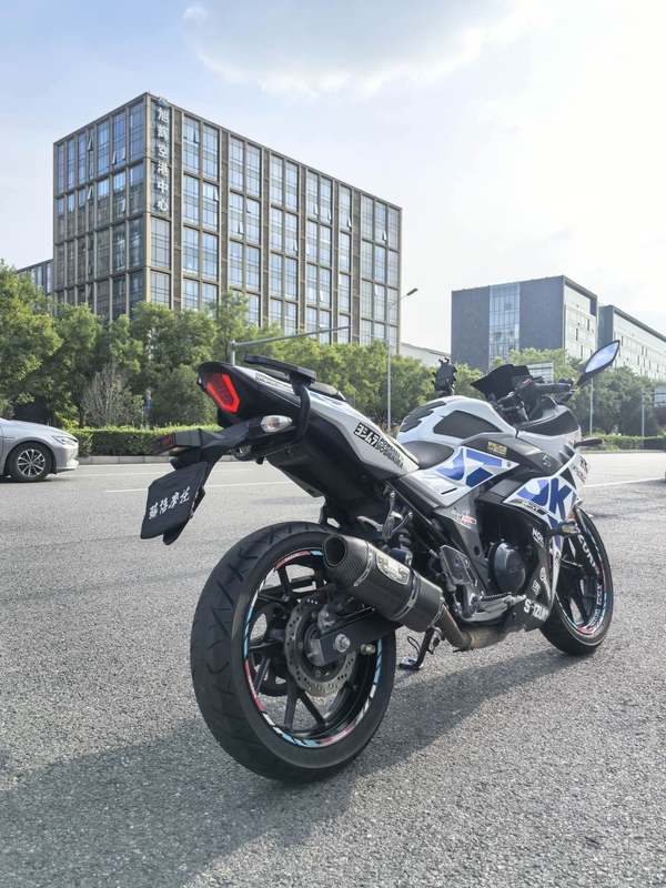 二手豪爵铃木GSX250R