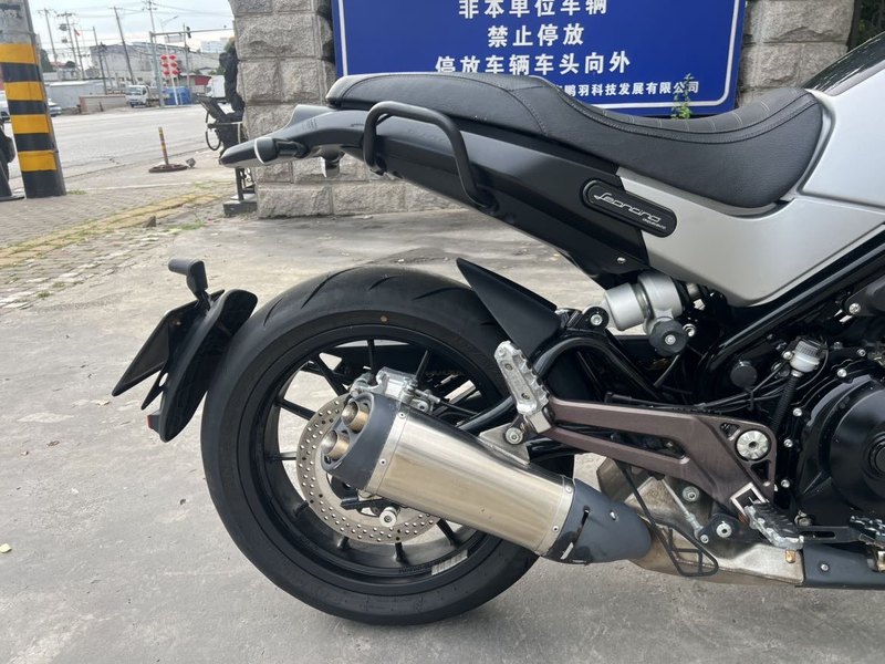 二手贝纳利幼狮 Leoncino 500