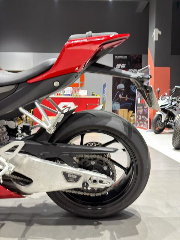 二手张雪机车820RR