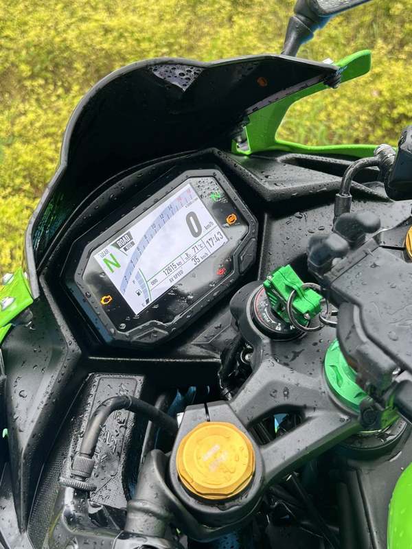 二手川崎ZX-4R