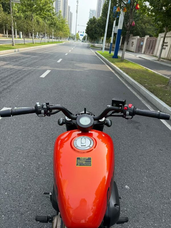 二手QJMOTOR闪300