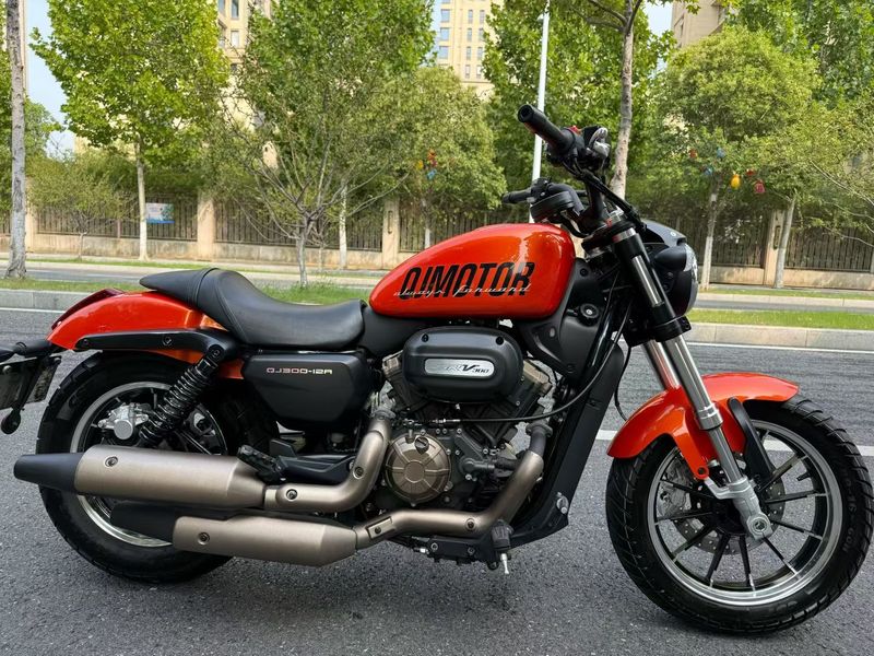 二手QJMOTOR闪300