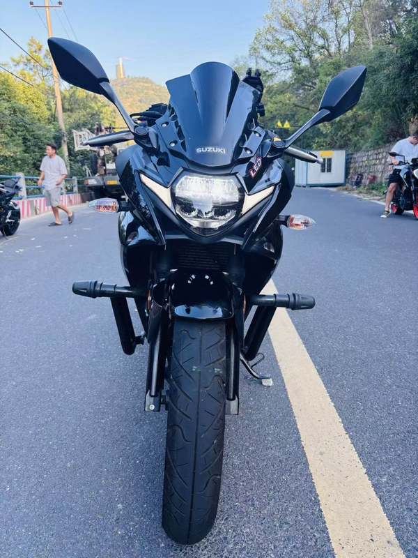 二手豪爵铃木GSX250R