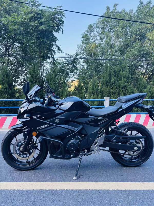 二手豪爵铃木GSX250R