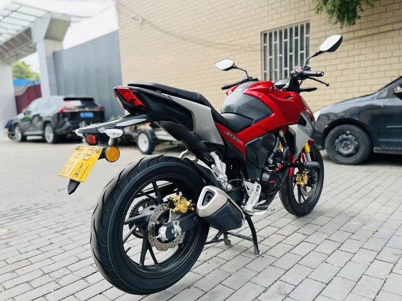 二手五羊本田CB190R 暴锋眼