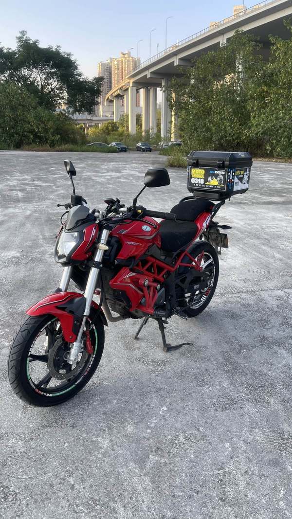 二手贝纳利红宝龙 TNT150i
