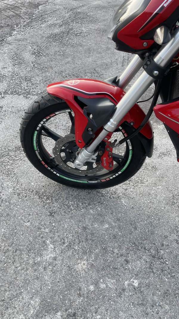 二手贝纳利红宝龙 TNT150i