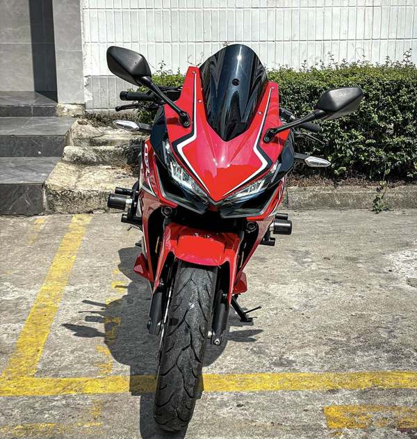 二手本田CBR400R