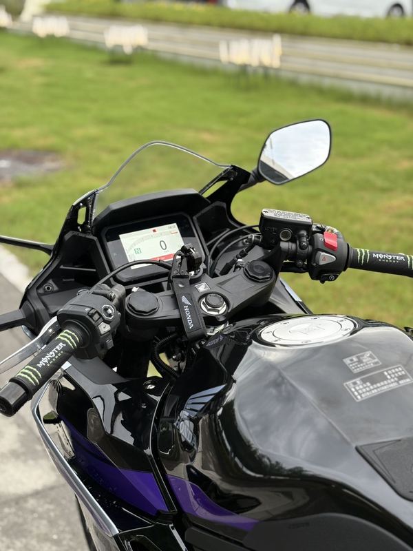 二手本田CBR400R