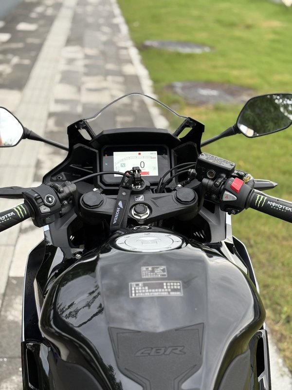二手本田CBR400R