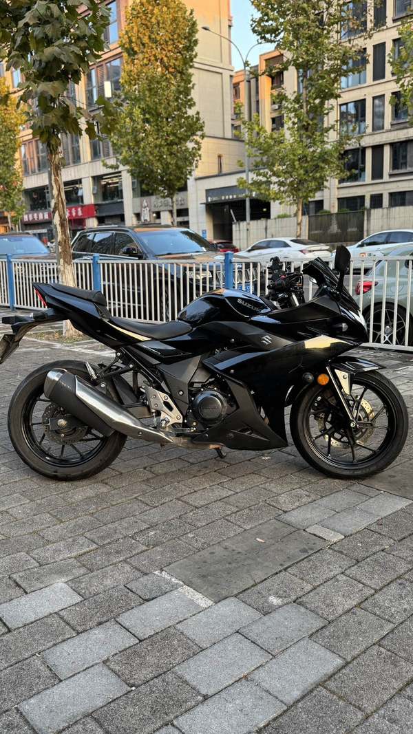 二手豪爵铃木GSX250R
