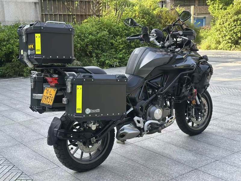 二手贝纳利金鹏 TRK502