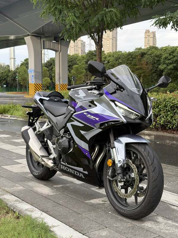 二手本田CBR400R