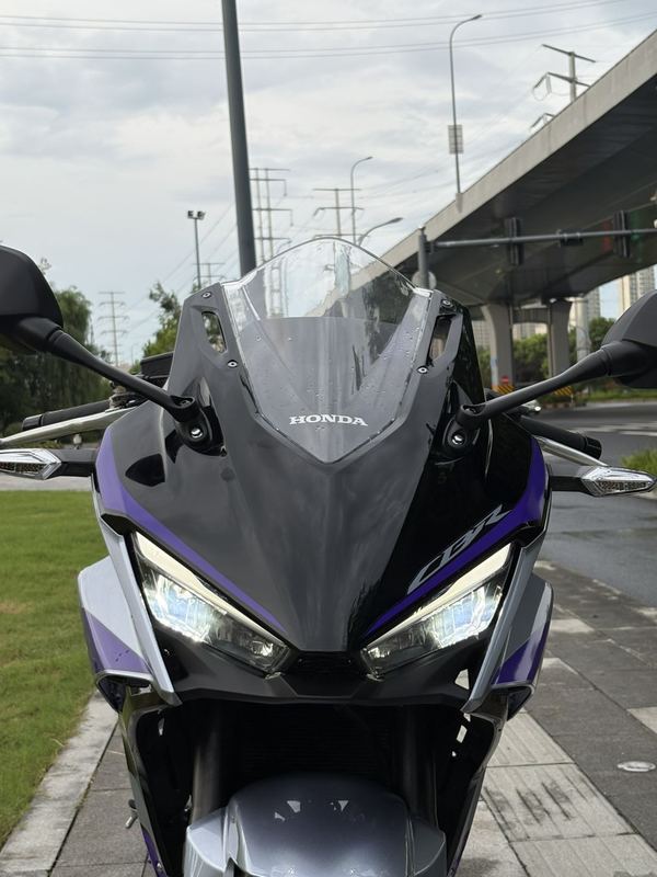 二手本田CBR400R