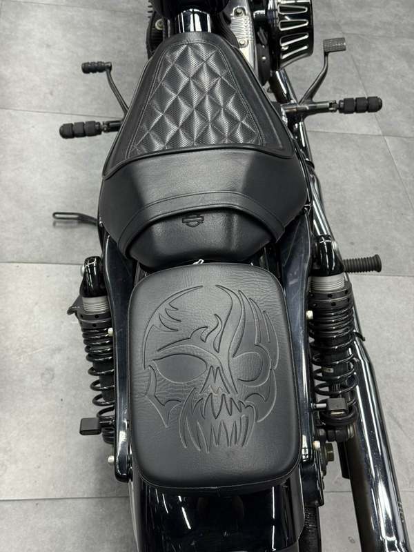 二手哈雷戴维森1200N Nightster