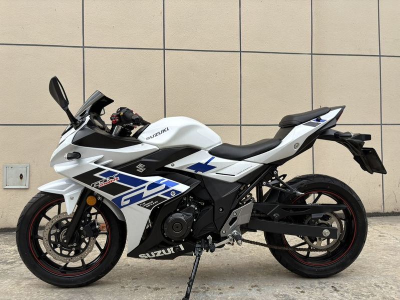 二手豪爵铃木GSX250R