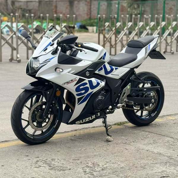 二手豪爵铃木GSX250R