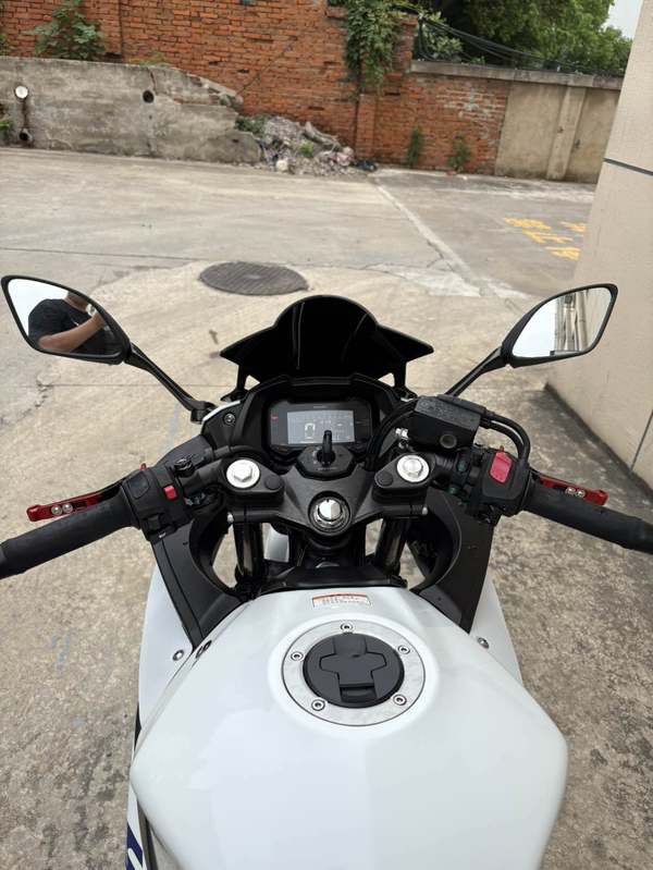 二手豪爵铃木GSX250R