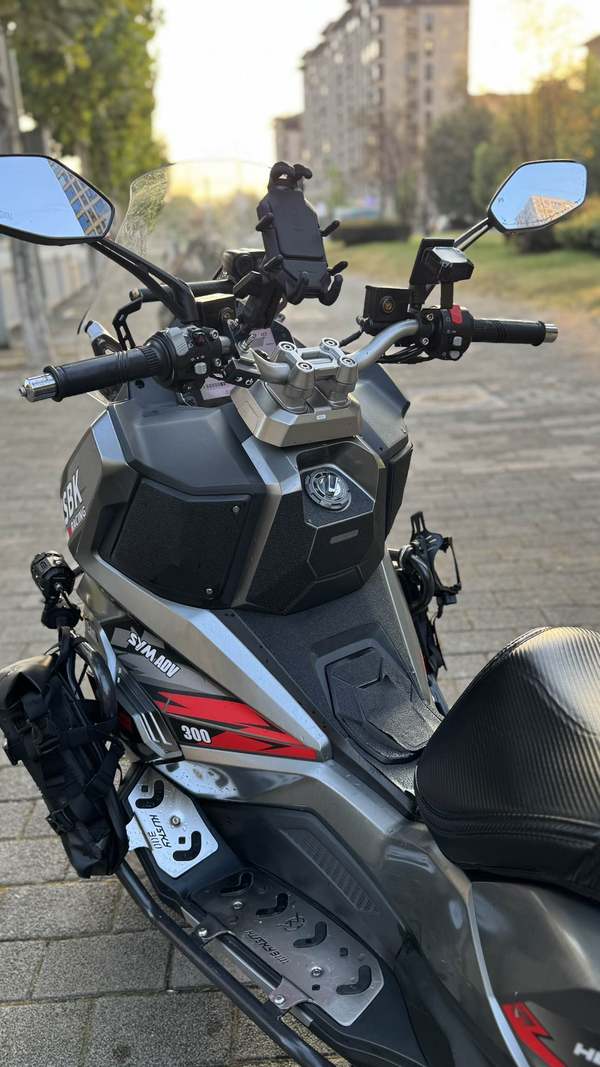 二手三阳哈士奇 Husky ADV300