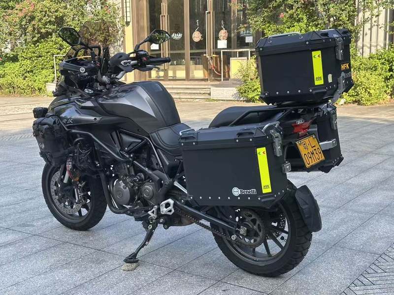 二手贝纳利金鹏 TRK502