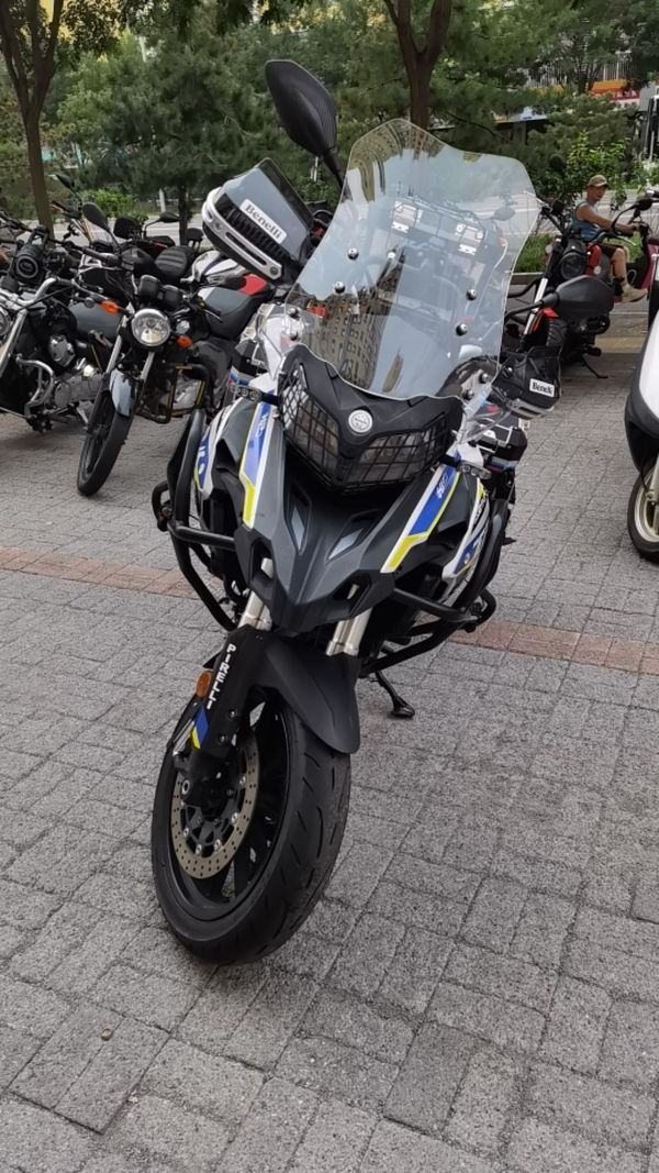 二手贝纳利金鹏 TRK502