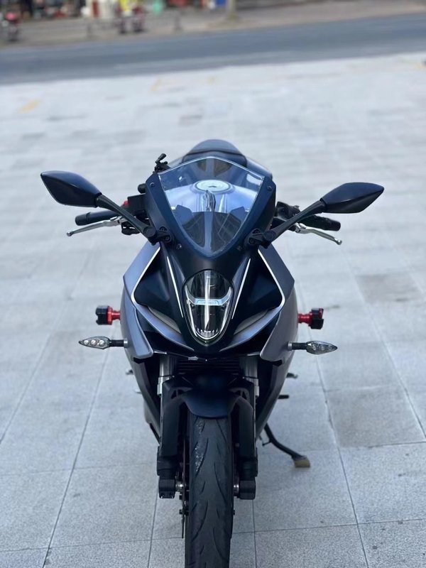 二手贝纳利龙卷风 Tornado 302R