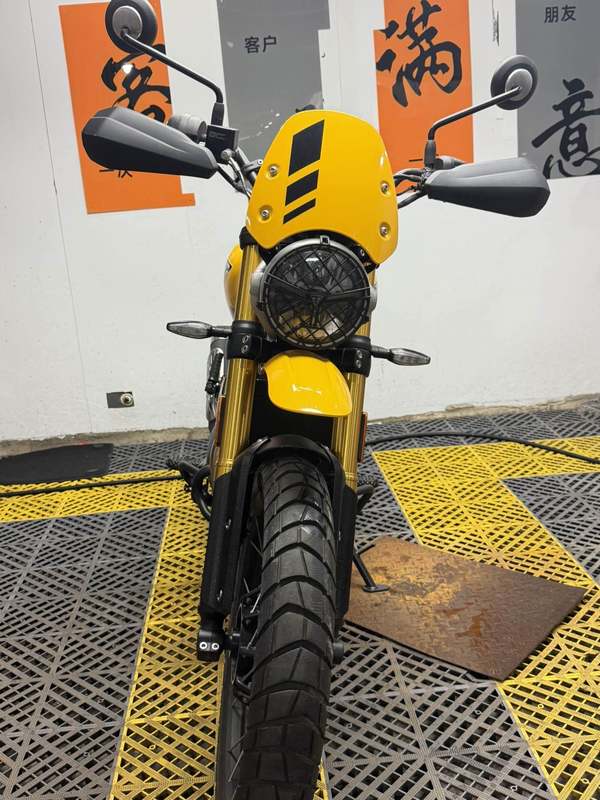 二手凯旋Scrambler 400 X