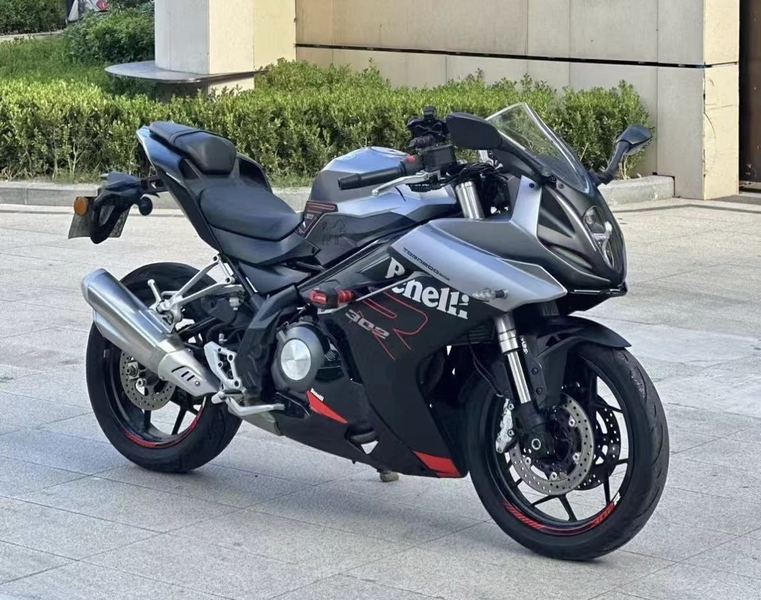 二手贝纳利龙卷风 Tornado 302R