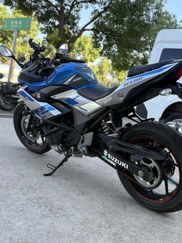 二手豪爵铃木GSX250R