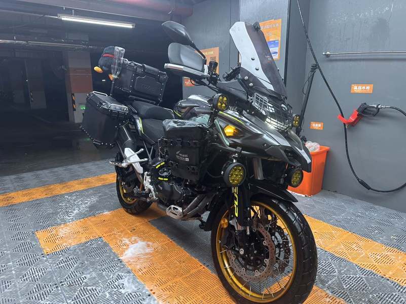 二手贝纳利金鹏 TRK502