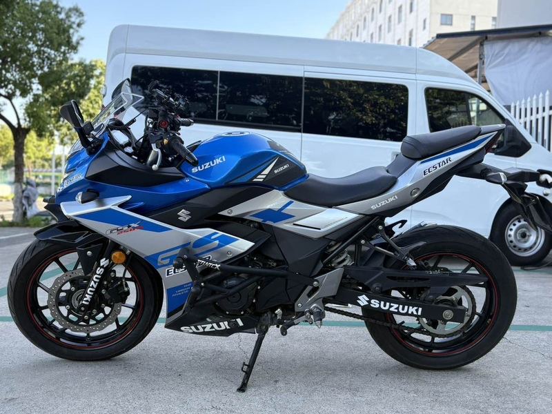 二手豪爵铃木GSX250R