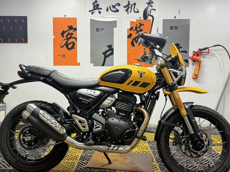 二手凯旋Scrambler 400 X